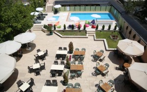 محوطه هتل محوطه هتل