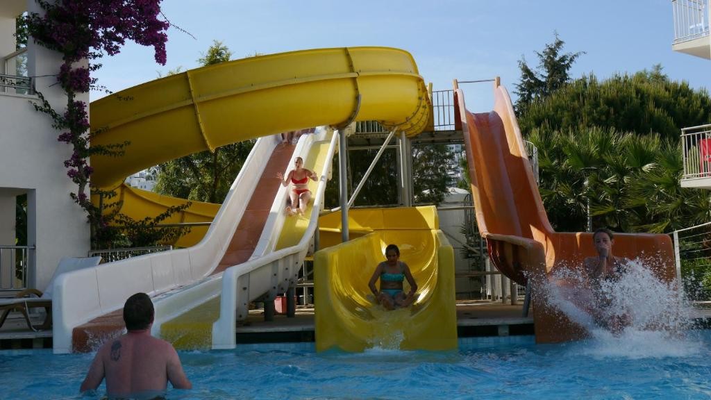 محوطه هتل محوطه هتل