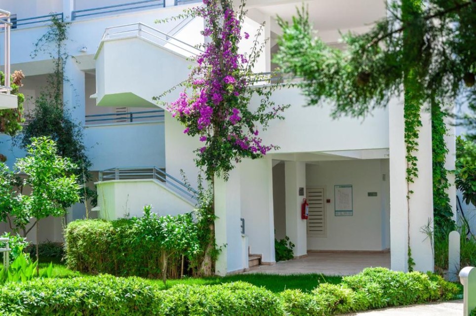 محوطه هتل محوطه هتل