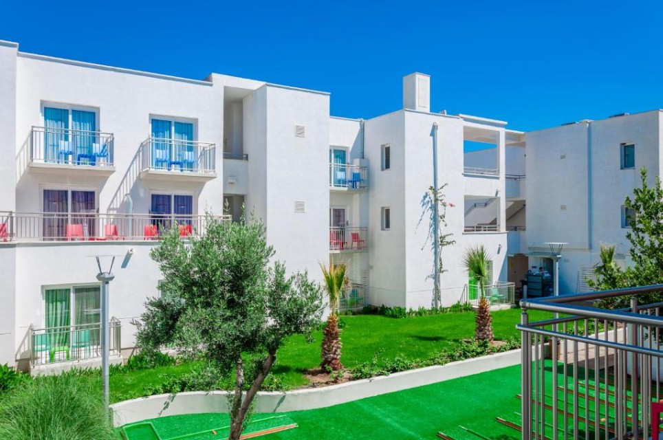 محوطه هتل محوطه هتل