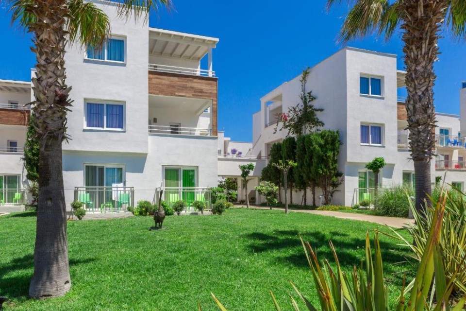 محوطه هتل محوطه هتل