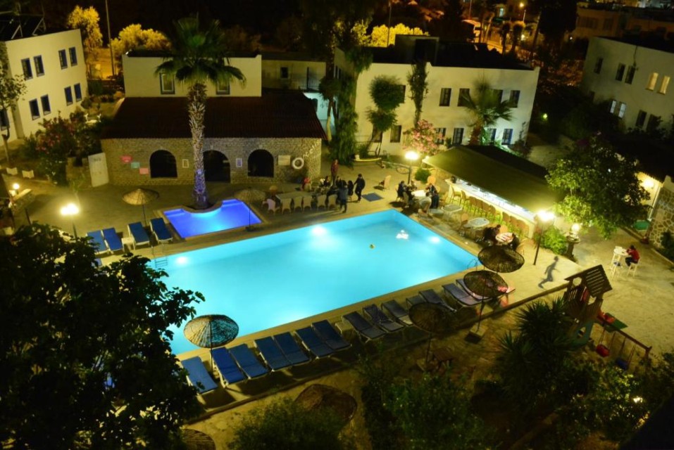 محوطه هتل محوطه هتل