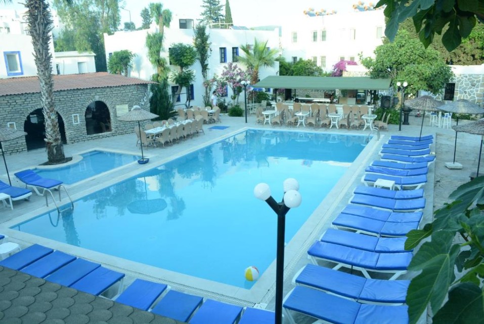 محوطه هتل محوطه هتل