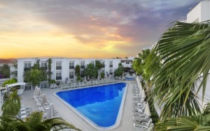 محوطه هتل محوطه هتل