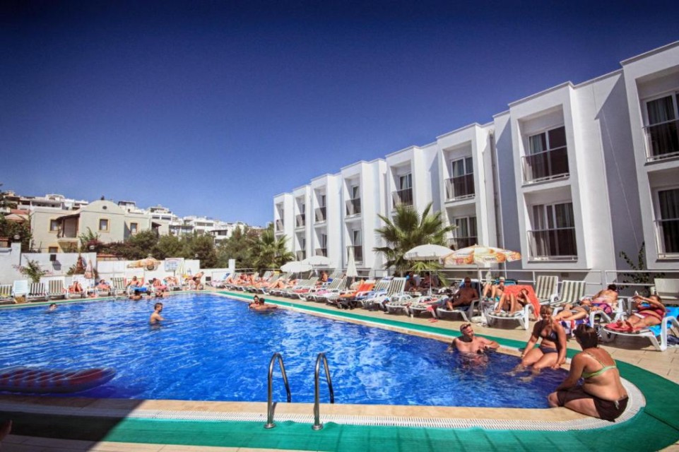 محوطه هتل محوطه هتل