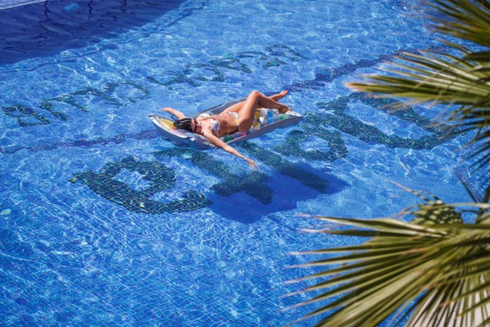 استخر استخر