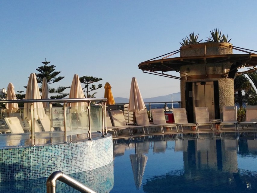 محوطه هتل محوطه هتل