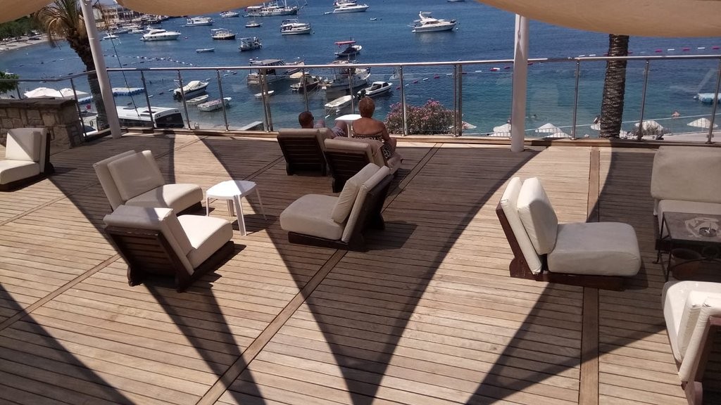 محوطه هتل محوطه هتل