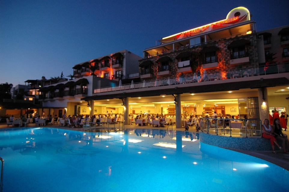 محوطه هتل محوطه هتل