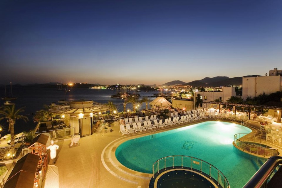 استخر استخر