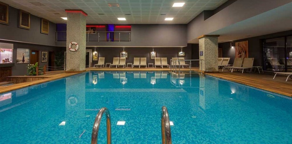 استخر استخر