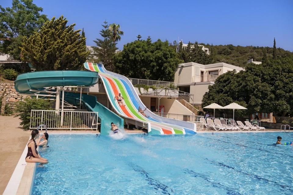 محوطه هتل محوطه هتل