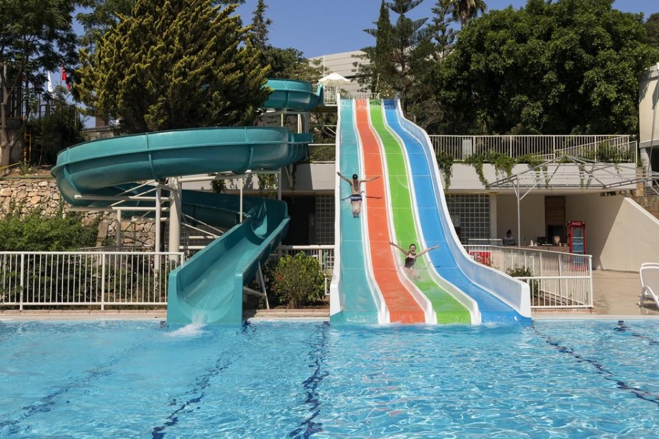 محوطه هتل محوطه هتل