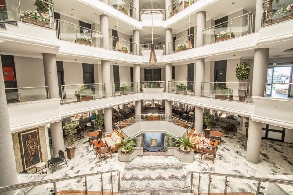 نمای داخل هتل