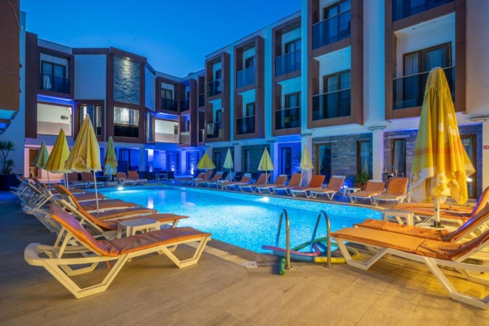 محوطه هتل محوطه هتل