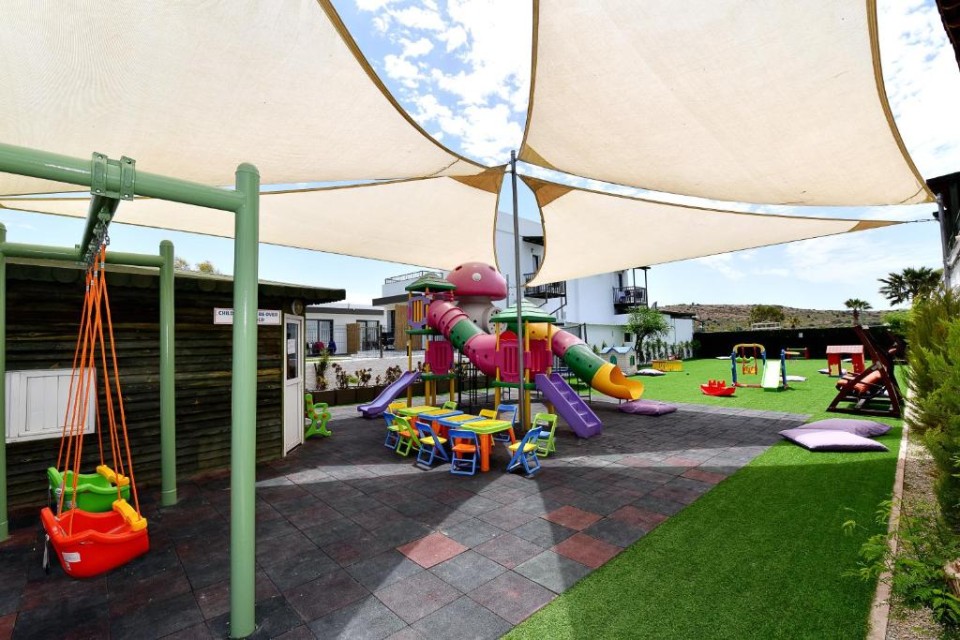 محوطه هتل محوطه هتل