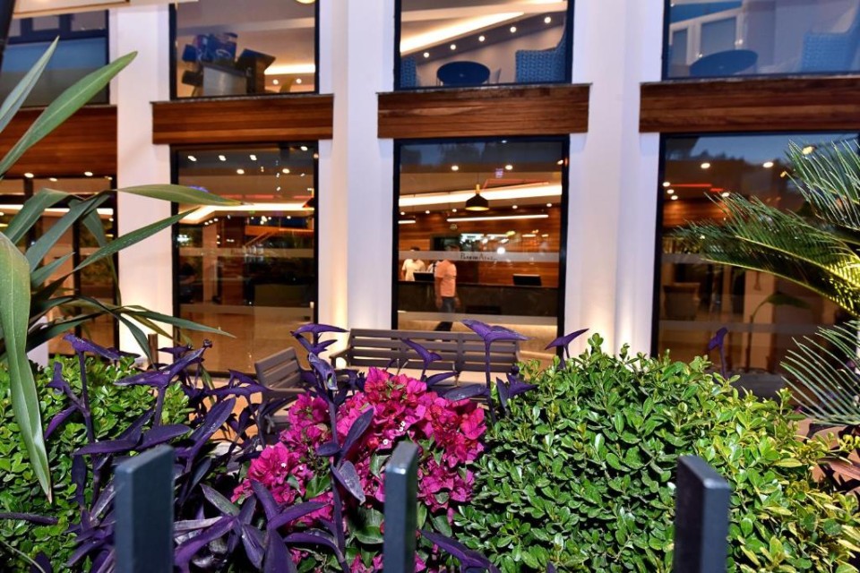 محوطه هتل محوطه هتل