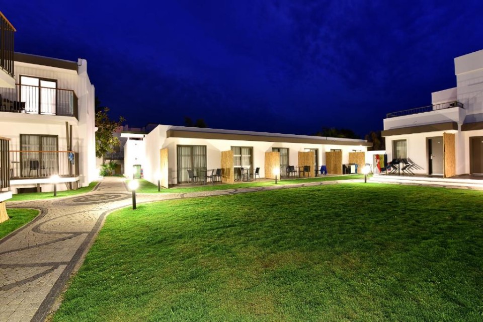 محوطه هتل محوطه هتل