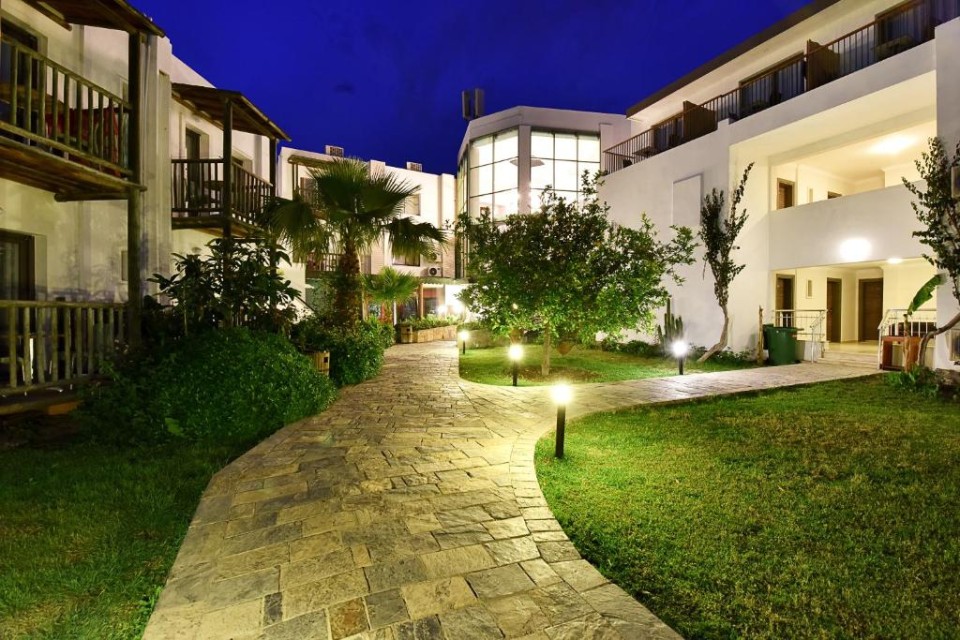 محوطه هتل محوطه هتل