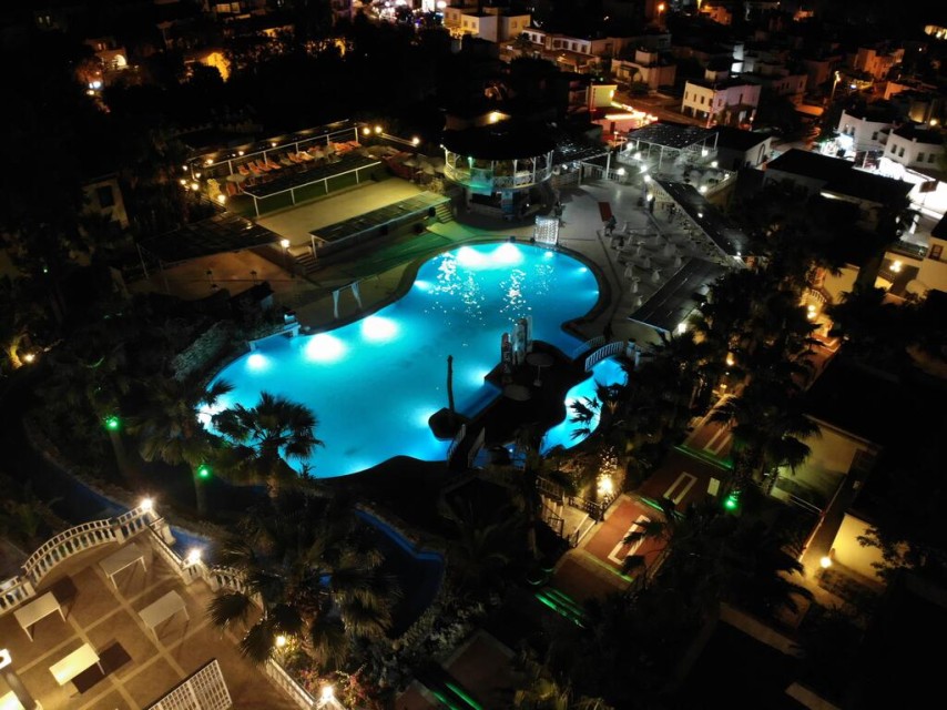 محوطه هتل محوطه هتل