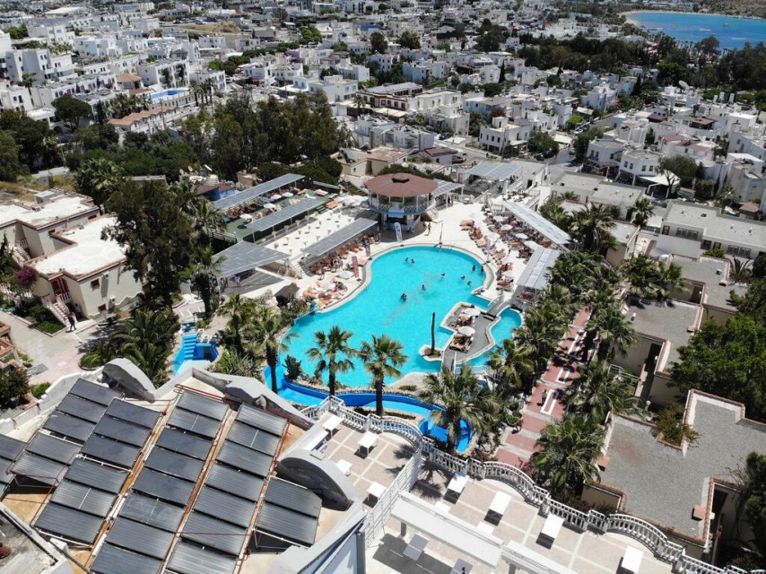 محوطه هتل محوطه هتل