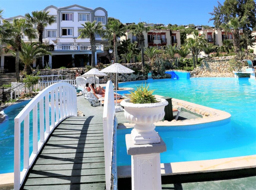 استخر استخر