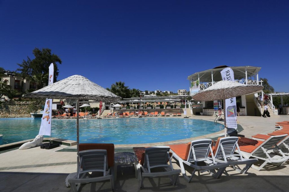 استخر استخر