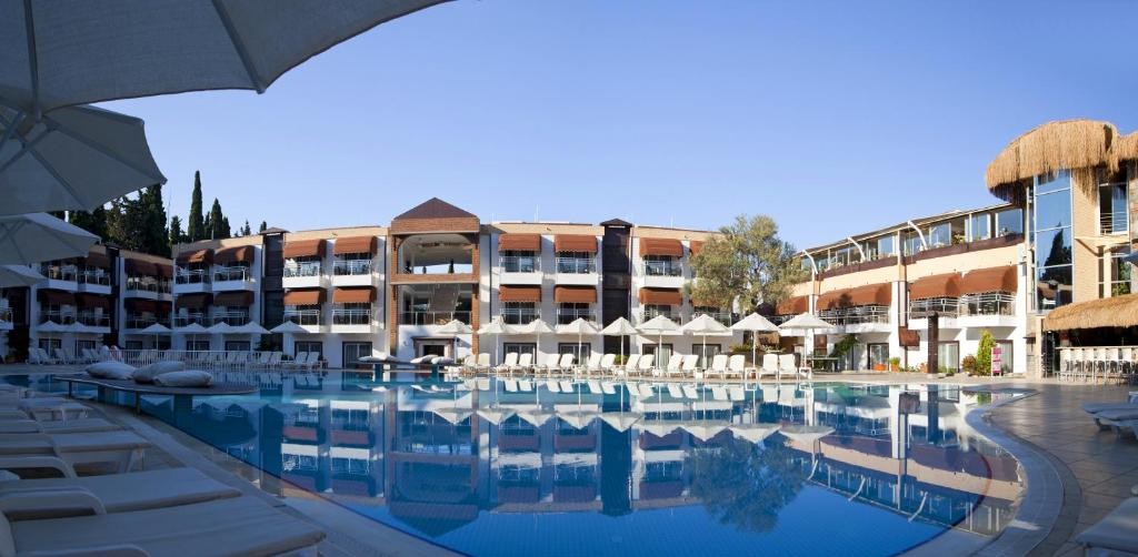 محوطه هتل محوطه هتل