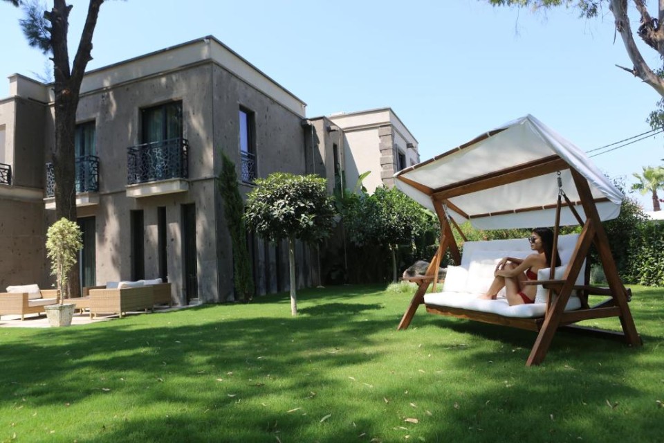 محوطه هتل محوطه هتل