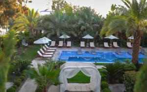 محوطه هتل محوطه هتل