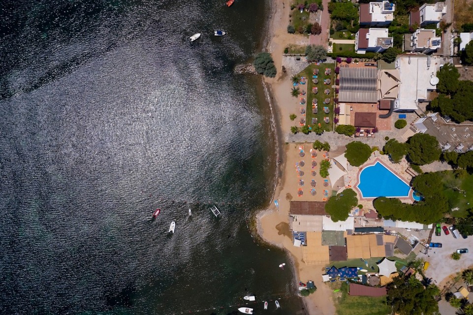 محوطه هتل محوطه هتل