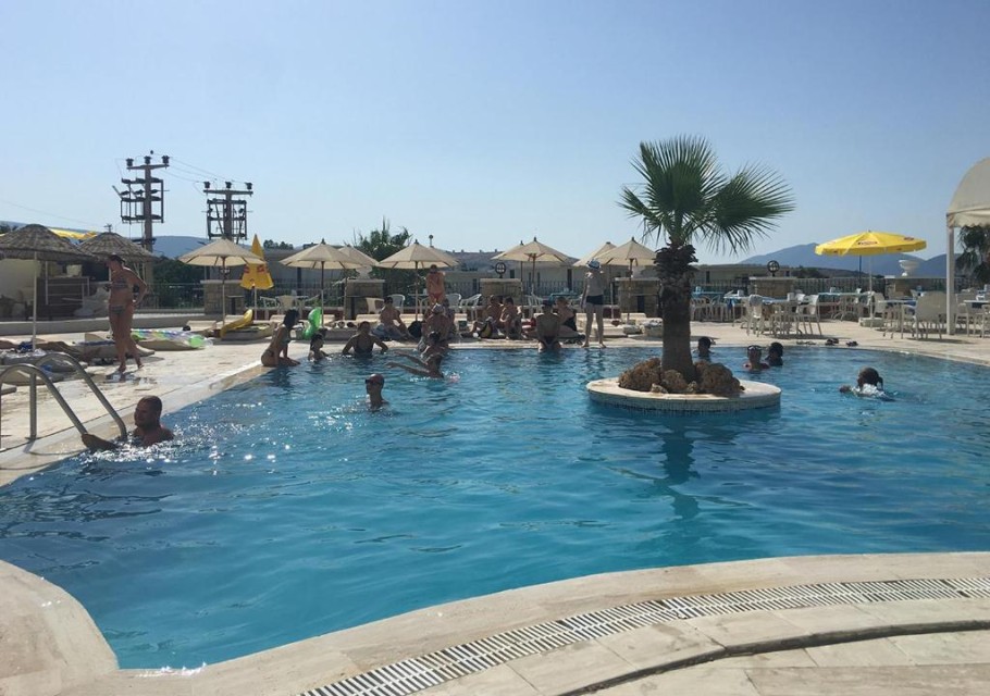 محوطه هتل محوطه هتل