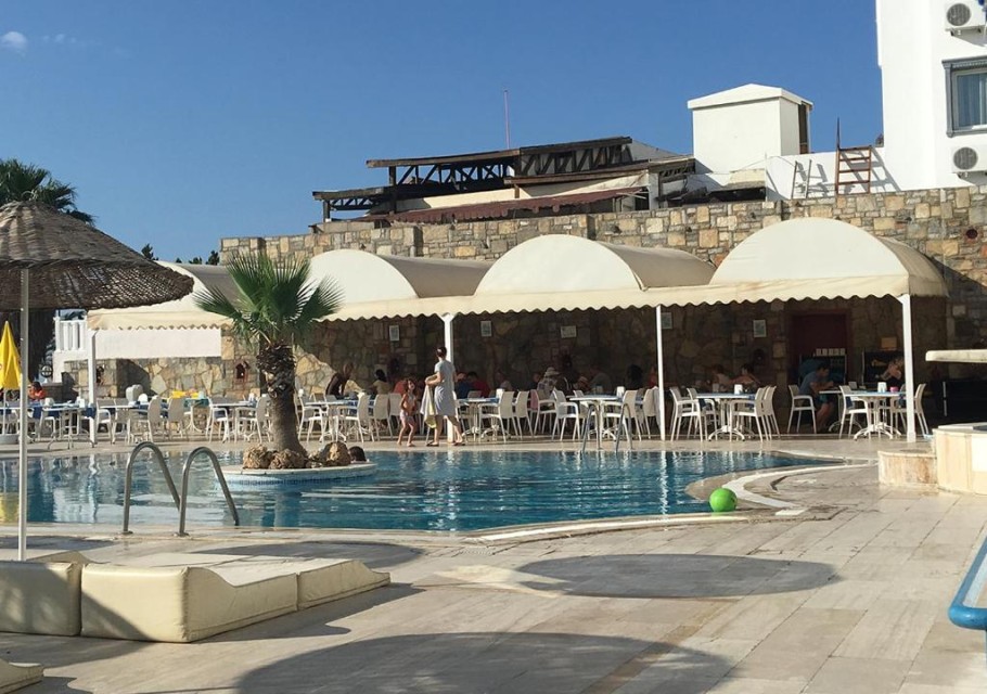 محوطه هتل محوطه هتل