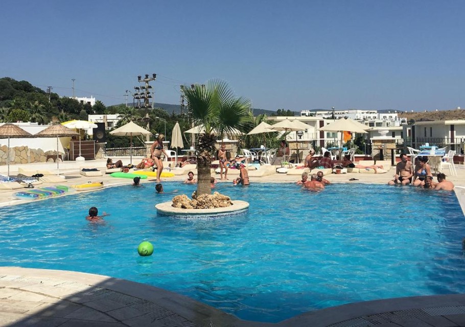 محوطه هتل محوطه هتل