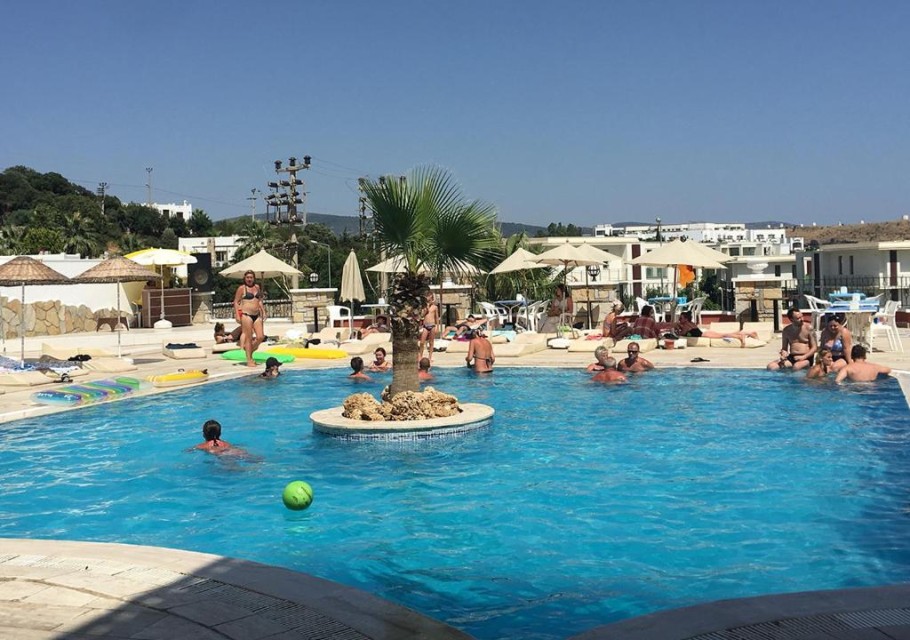 محوطه هتل محوطه هتل