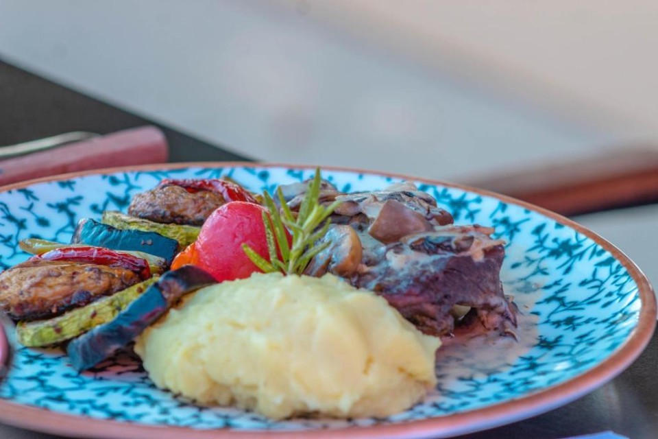 رستوران رستوران