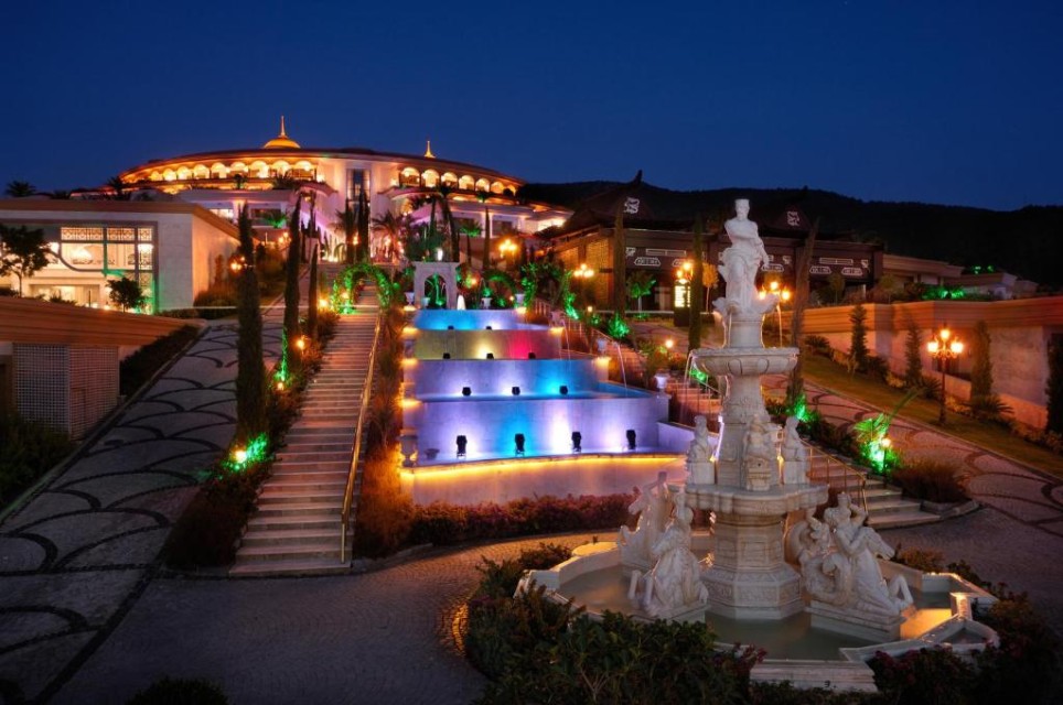 محوطه هتل محوطه هتل