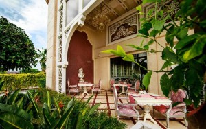 محوطه هتل محوطه هتل