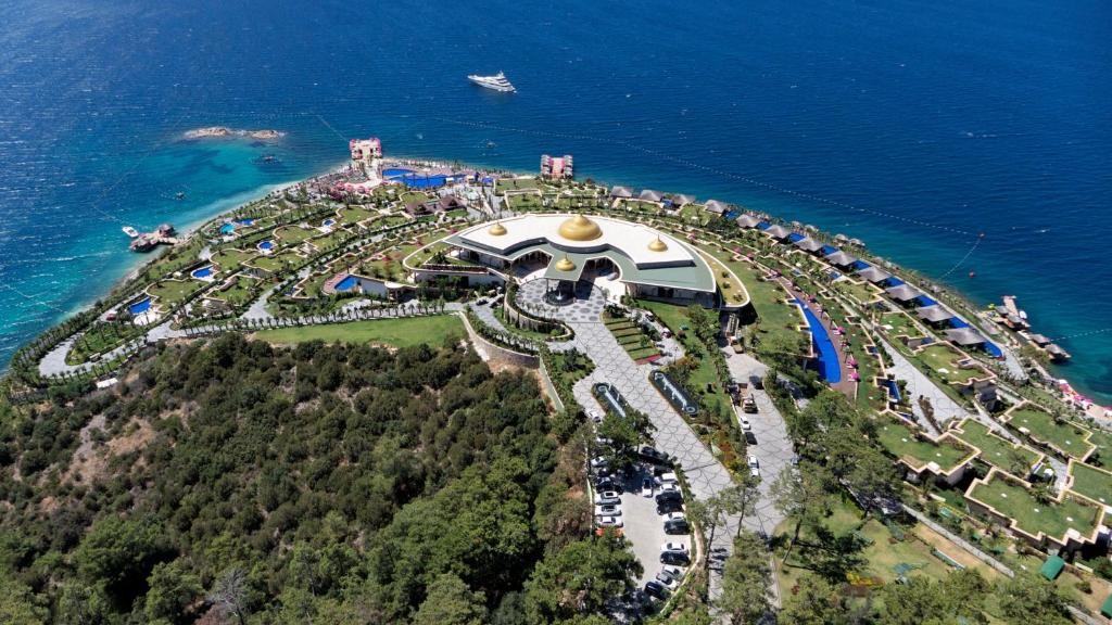 محوطه هتل محوطه هتل