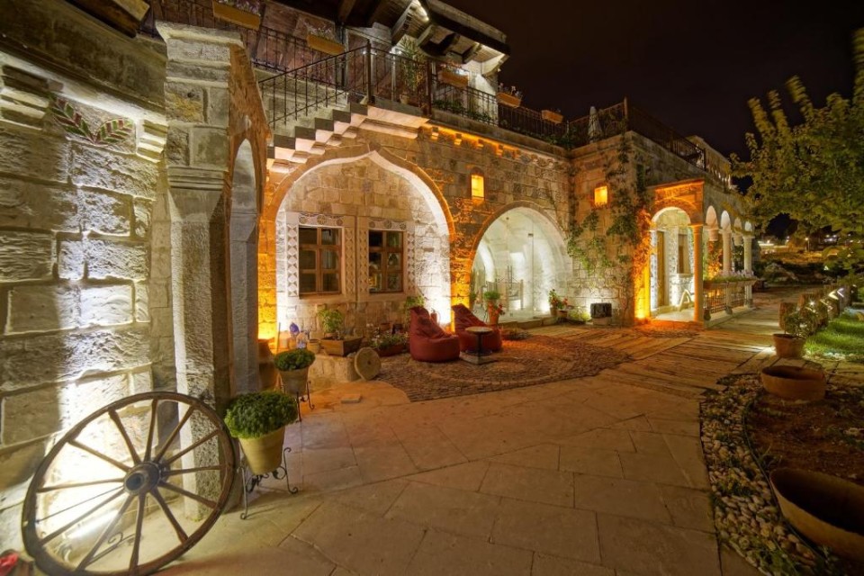 محوطه هتل محوطه هتل