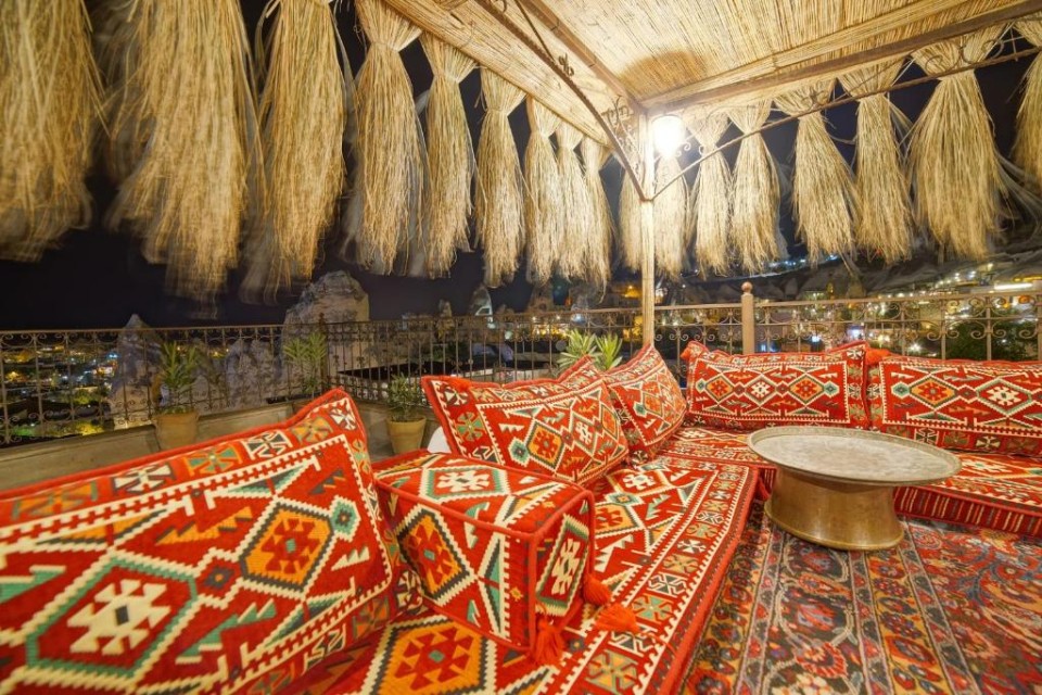 محوطه هتل محوطه هتل