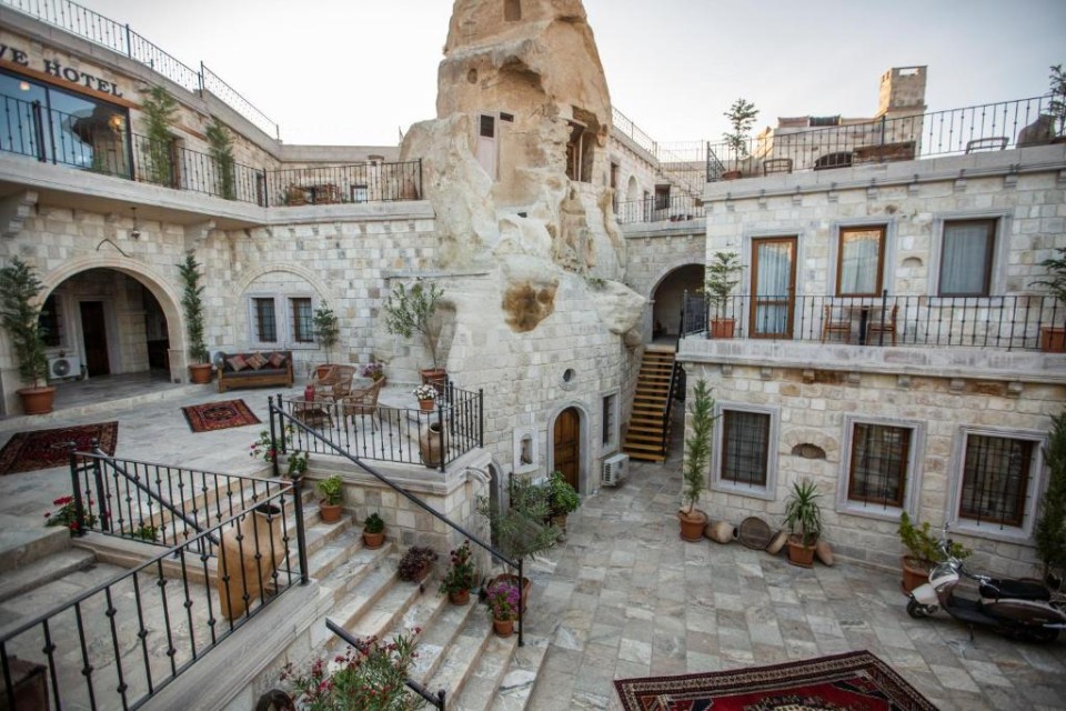 محوطه هتل محوطه هتل