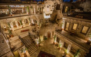 محوطه هتل محوطه هتل