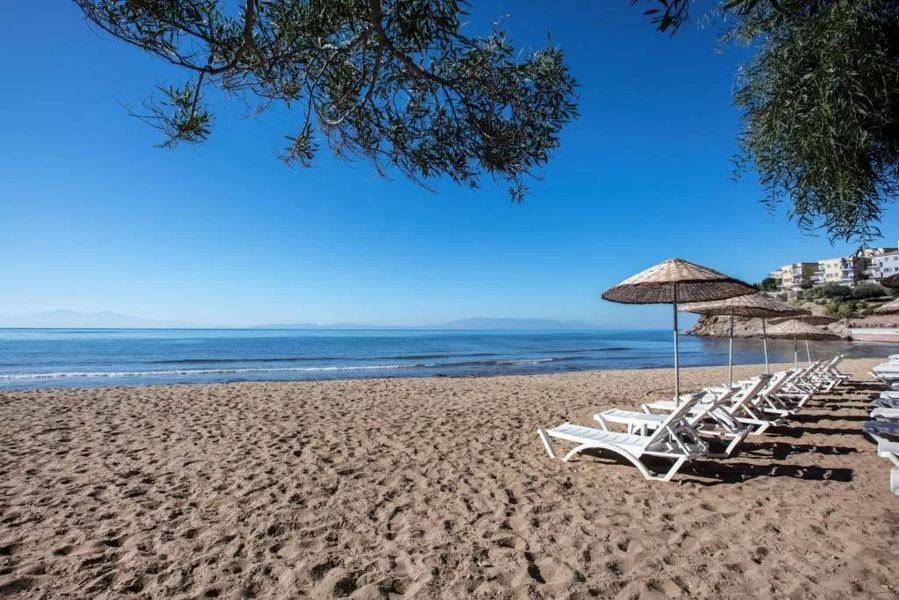 محوطه هتل محوطه هتل