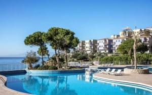 محوطه هتل محوطه هتل