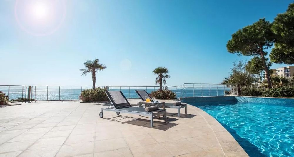 محوطه هتل محوطه هتل