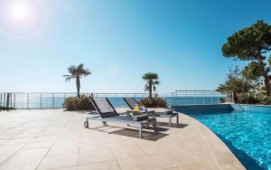 محوطه هتل محوطه هتل