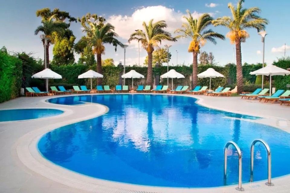 محوطه هتل محوطه هتل