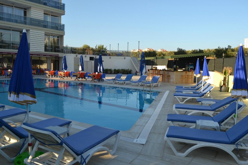 محوطه هتل محوطه هتل