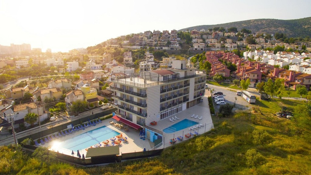 محوطه هتل محوطه هتل